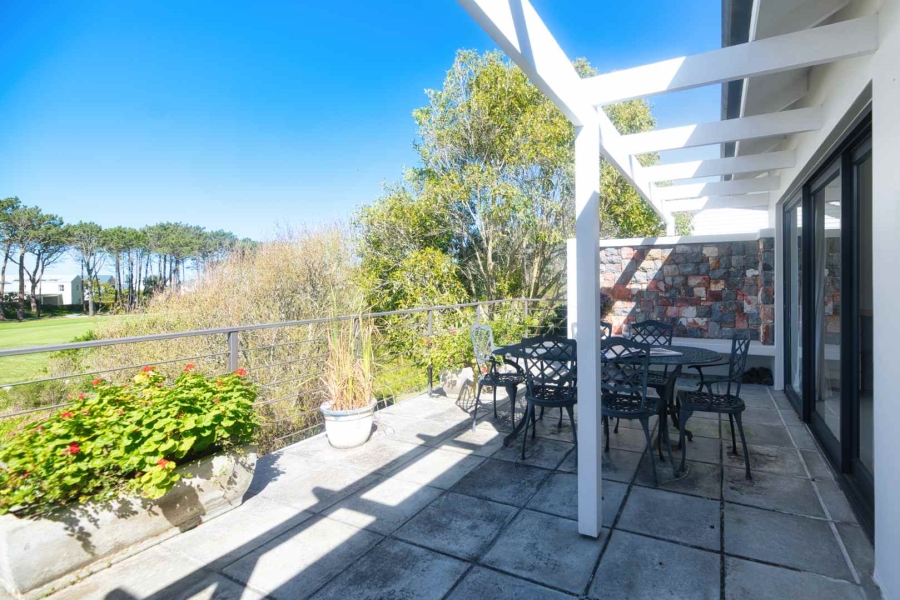 4 Bedroom Property for Sale in Fernkloof Estate Western Cape